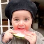 Navid Mohammadzadeh Instagram - 🍉🗝🚪 . آتین خان دشت آرای . #در_خانه_بمانیم @arvand.dashtaray @marenepub 🤳 @anitadshtr #stayhome #attinkhan #youngestspeakingout @youngestspeakingout
