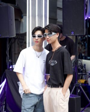 Nawapat Thannamongkolsawat Instagram - 💽FREAK X GADHOUSE 💽

FREAK พาคุณไปมอบประสบการณ์ใหม่กับเครื่องเล่นแผ่นเสียง Gadhouse รุ่น COSMO

ภายในงานเตรียมพบกับกิจกรรมสนุก ๆ ให้ได้ทดลองเล่น สัมผัสประสบการณ์เสียง และบันทึกมิกซ์เทปด้วยแผ่นเสียงกันสด ๆ รวมถึงดีเจไลน์อัปแนวหน้าของไทยที่จะมาร่วมเอนเตอร์เทนตลอดงาน นำมาโดย DJ Norita จากคลื่น EFM และสุดท้ายที่ไม่พูดถึงไม่ได้คือสินค้า Limited Edition จากร้าน FREAK x COSMO เฉพาะโอกาสนี้เท่านั้น พิเศษ 50 ท่านแรกที่ซื้อเครื่องเล่น COSMO จะได้รับไปเลยเซ็ตเสื้อยืด สลิปแมท และหมวกลายพิเศษ

#newyearjur
#newyearnawapat 
#jurvasin #jurkung