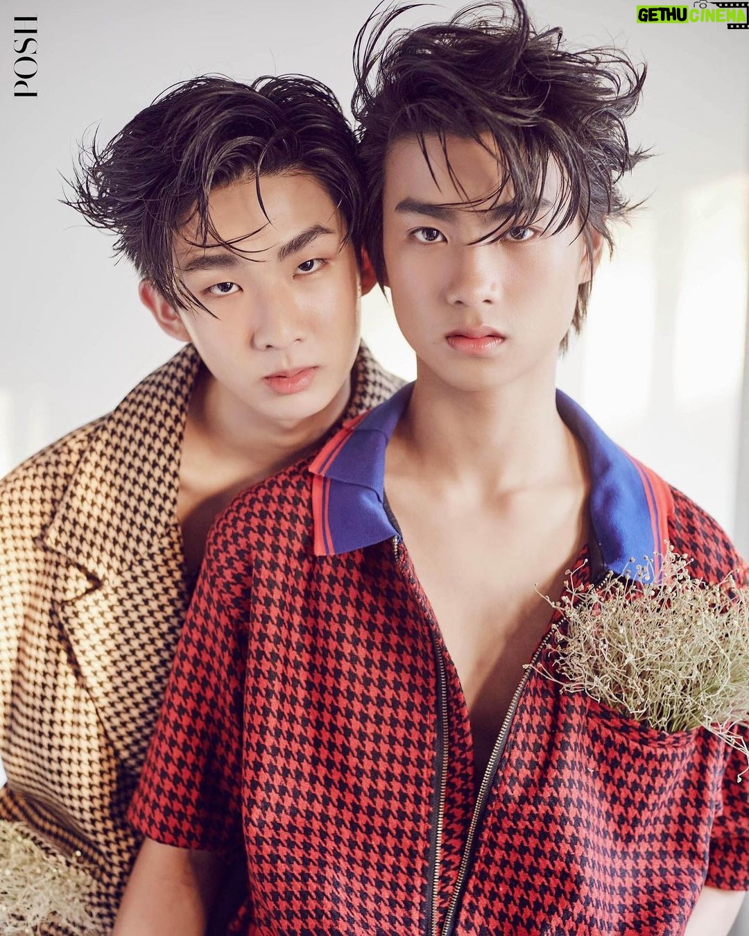Nawapat Thannamongkolsawat Instagram - Cover Interview – Newyear Jur @poshmagazinethailand “นิวเยียร์-เจ๋อ” ย้อนความจำและทวนความประทับใจใน ‘Hit Bite Love The Series’ รักชอบเจ็บ ความน่าสนใจมันอยู่ที่ ‘Hit Bite Love The Series’ รักชอบเจ็บ ในความรู้สึกของผู้ชมยังคงเต็มเปี่ยมไปด้วยพลังของวัยรุ่นและยังคงเป็นที่พูดถึงทุกวันนี้ กับการแสดงที่ตกแฟนคลับได้อยู่หมัด ด้วยคู่แสดงนำที่เข้าขากันได้เป็นอย่างดีกับ ‘เจ๋อ-วศิน ไตรประคอง @jurkung ’ ในบท ‘เบอร์เกอร์’ และ ‘นิวเยียร์-นวพรรษ ธนมงคลสวัสดิ์ @newyear_nwp ’ ในบท ‘คิง’ Posh Magazine Thailand เลยขอคว้าตัวทั้งคู่มาถ่ายเซ็ตแฟชั่นให้จึ้งใจ และสัมภาษณ์ความรู้สึกของพวกเขาลึกๆ ข้างในว่า ซีรีส์วายเรื่องแรกกับพาร์ทเนอร์ทางการแสดงคนนี้เป็นอย่างไรบ้างในสายตาของทั้งคู่ อ่านสัมภาษณ์ได้ที่ https://poshmagazinethailand.com/cover-interview-newyear-jur/ ------------------------------ Creative Director / Photographer : Termsit Siriphanich @termsit Clothes : @narciss.official Makeup & Hair : @eddiethailand Editor in Chief : Austin Thein Interview: Yutthachai Sawangsamutchai @Youthtumz Location: @studio_vjthailand #NewyearJurXPOSH #newyearnawapat #newyearnwp #jurvasin #jurkung #รักชอบเจ็บ #hitbitelovetheseries #jinloe