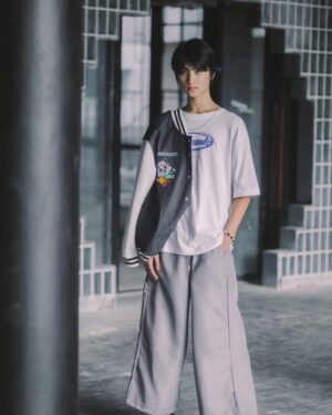 Nawapat Thannamongkolsawat Instagram - จะย้ายไปอยู่บางรัก
ออกจากบ้านเดิมที่อยู่บางพลัด

📸: @fotayen 
📸: @kukkikonly 
Clothes: @freakstore.official