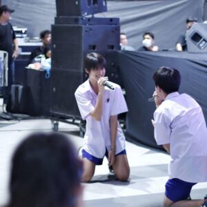 Nawapat Thannamongkolsawat Instagram - ฉันกำลังขอร้องอ้อนวอนเธออย่าไป 

#newyearnwp 
#newyearnawapat 
#paramountband