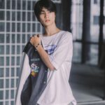 Nawapat Thannamongkolsawat Instagram - จะย้ายไปอยู่บางรัก ออกจากบ้านเดิมที่อยู่บางพลัด 📸: @fotayen 📸: @kukkikonly Clothes: @freakstore.official