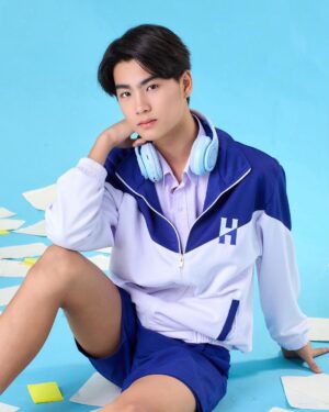 Nawapat Thannamongkolsawat Instagram - ไปเสพติดความรักไปกับพวกเรานะครับ 🤍💙

“Addicted Heroin รักร้ายนายเสพติด”

#Areyoureadytoaddicted 
#addictedheroin
#รักร้ายนายเสพติด 
#newyearnawapat 
#jurkung
#macnattapat 
#augustvachiravit