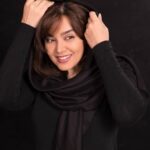 Neda Ghasemi Instagram - #ندا_قاسمی #شیرین_خانزاده #سریال_نون_خ #سریال #سعید_آقاخانی#شبکه_یک #کرونا_را_جدی_بگیریم #در_خانه_بمانیم#درخانه_میمانیم #بازیگر_زن #استایل#مد #تیپ #مشکی #بازیگری#هنرمندان_ایرانی#هنرمند #neda_ghasemi Photo by: @mehranghasemi.photograph