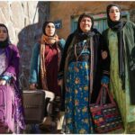 Neda Ghasemi Instagram – تازه ترین تصویر از سریال نون.خ به کارگردانی #سعید_آقاخانی و تهیه کنندگی #مهدی_فرجی 
#ندا_قاسمی 
#فریده_سپاه_منصور
 #هدیه_بازوند
 #صبا_ایزدپناه
#سریال
Photo by: @koroshjavan