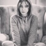 Neda Ghasemi Instagram - . من که باشم که بر آن خاطر عاطر گذرم لطفها میکنی ای خاک دَرَت تاج سرم 🌱 . #حافظ #ندا_قاسمی #تئاتر #تیاتر #neda_ghasemi #lifestyle #actress #acting #بازیگر_زن #بازیگری #استایل #لایف_استایل #روزمرگی . . 📸:@rasooldante ,@zizi.salimi