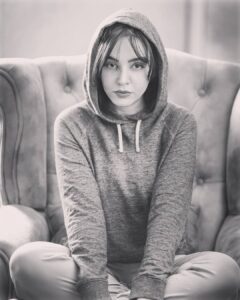 Neda Ghasemi Instagram - . من که باشم که بر آن خاطر عاطر گذرم لطفها میکنی ای خاک دَرَت تاج سرم 🌱 . #حافظ #ندا_قاسمی #تئاتر #تیاتر #neda_ghasemi #lifestyle #actress #acting #بازیگر_زن #بازیگری #استایل #لایف_استایل #روزمرگی . . 📸:@rasooldante ,@zizi.salimi