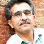 Neda Ghasemi Instagram - . دنیا پر از آدمهاییست که همدیگر را گم کرده اند عباس معروفی… اولین مواجهه ام باهاش کتاب سمفونی مردگان بود و بعد از اون مدام دنبال کتاباش میگشتم و با شنیدن اسمش ذوق میکردم و دوس داشتم راجع بهش حرف بزنم و از تجربه خوندن کتاباش بگم.. اما این مال قدیم ترا بود این اواخر کمتر.. خیلی وقته دور شدم از اون حال و هوا و امروز باشنیدن این خبر .. کلی دلتنگ شدم، دلتنگ خودم ، دلتنگ عباس معروفی ، دلتنگ ندایی که گم کردم #عباس_معروفی