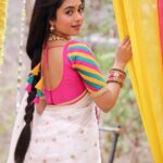 Neeharika Roy Instagram - हमें तुम बिन, कोई जंचता नहीं, हम क्या करें, तुम्ही कह दो, अब ऐ जानेवफ़ा, हम क्या करें 💐 #neeharikaroy #radha #holi #bts Filmcity Goregaon
