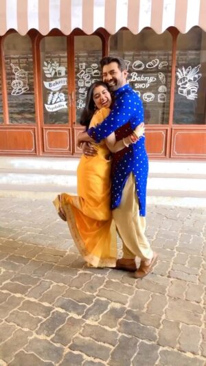 Neeharika Roy Instagram - Wanted to make a reel on this cute song since the day it released, but couldn’t make it bcoz of my busy schedule...finally made it with @shabirahluwalia 🤗
and I’m really happy the way it turned out ❤️😍...

#neeharikaroy #radha #mohan #reeltime #rahan