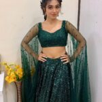 Neeharika Roy Instagram - Feeling grand in green 💚💫 #neeharikaroy #itaawards2022 #redcarpet #starplus #newyear #party Filmcity Goregaon