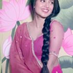 Neeharika Roy Instagram - @zeetv Radha ka haseen nazraana, bana dega aapko bhi uska deewaana. ❤️ #PyaarKaPehlaNaamRadhaMohan #ZeeOnTheGoReels Dekho Kahin Bhi Kabhi Bhi #Zee5 App Par. #neeharikaroy #radha #pyaarkapehlanaamradhamohan