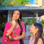 Neeharika Roy Instagram - Kaha gaya vo khubsurat haseen ladka 😔😂 @reeza_choudhary67_actor #neeharikaroy #radha #radhamohan #zeetv