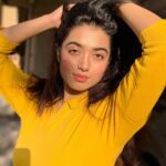 Neeharika Roy Instagram - Saying Hello with Yellow 🙋🏻‍♀️ #neeharikaroy #sunkissed #yellow #mood