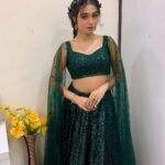 Neeharika Roy Instagram - Feeling grand in green 💚💫 #neeharikaroy #itaawards2022 #redcarpet #starplus #newyear #party Filmcity Goregaon