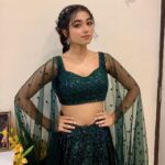 Neeharika Roy Instagram - Feeling grand in green 💚💫 #neeharikaroy #itaawards2022 #redcarpet #starplus #newyear #party Filmcity Goregaon