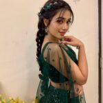 Neeharika Roy Instagram - Feeling grand in green 💚💫 #neeharikaroy #itaawards2022 #redcarpet #starplus #newyear #party Filmcity Goregaon