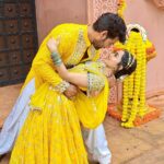 Neeharika Roy Instagram - Kesariya tera ishq hai piya🌼... . #neeharikaroy #radha #mohan #pyaarkapehlanaamradhamohan #zra2022 #kesariya #zeetv Sets in the City