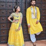 Neeharika Roy Instagram - Kesariya tera ishq hai piya🌼... . #neeharikaroy #radha #mohan #pyaarkapehlanaamradhamohan #zra2022 #kesariya #zeetv Sets in the City