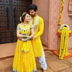Neeharika Roy Instagram - Kesariya tera ishq hai piya🌼... . #neeharikaroy #radha #mohan #pyaarkapehlanaamradhamohan #zra2022 #kesariya #zeetv Sets in the City