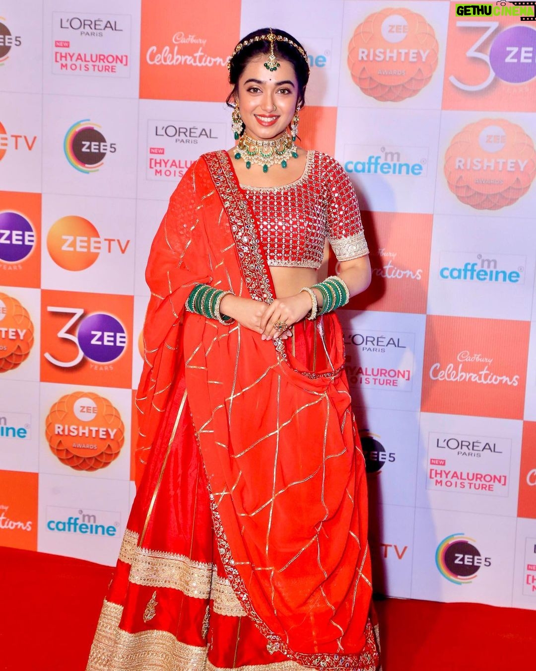 Neeharika Roy Instagram - Zee Rishtey Awards 2022❤️ Don’t forget to watch "Zee Rishtey Awards" on 9th October at 7pm, only on @zeetv . #neeharikaroy #radha #radhamohan #awardnight #zeerishteyawards2022 #zee30thbirthday #redcarpet #zeetv
