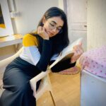Neeharika Roy Instagram - 📔💛 #neeharikaroy #makeuproom #photosession