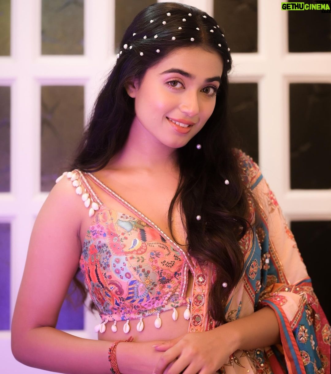 Neeharika Roy Instagram - ITA 2023⭐️ Hair - @styling_by_shraddhanarwade Outfit - @silai_bhartimittal Outfit PR - @platformcreatorsentertainment Photography - @creative_photoholic #neeharikaroy #itaawards2023 #live #dance #performance #tribute #to #ranimukherjee