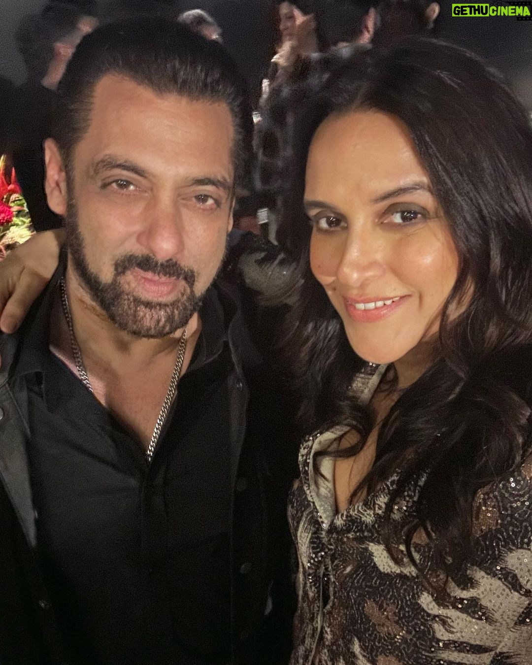 Neha Dhupia Instagram - Ok that escalated fast β¦ from date night with husband β€οΈto a birthday bash for the books !!!! π Happy birthday to the coolest @beingsalmankhan π Last pic photo credit πΈ @iambobbydeol ππ»π sahi ! . . . . . . . . π @rannagill π @mitavaswani