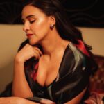 Neha Dhupia Instagram - 🌹🖤 . . . . . . . . . @gauriandnainika @ayeshakhanna20 @kaajee_rai @kiran_chhetri92 @hairbydablu @begborrowstealstudio @thephotodost