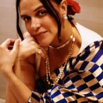 Neha Dhupia Instagram - Sawaar loon 🌹…. The last photo sums it up 👉🫠 . . . . . . . #eventdiaries #kolkatta calling!#l Muah @yountentsomo In @raw_mango @anmoljewellers #selfstyled @kapilcharaniya 📸