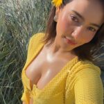Neha Sharma Instagram - Hello sunshine! 💛💛