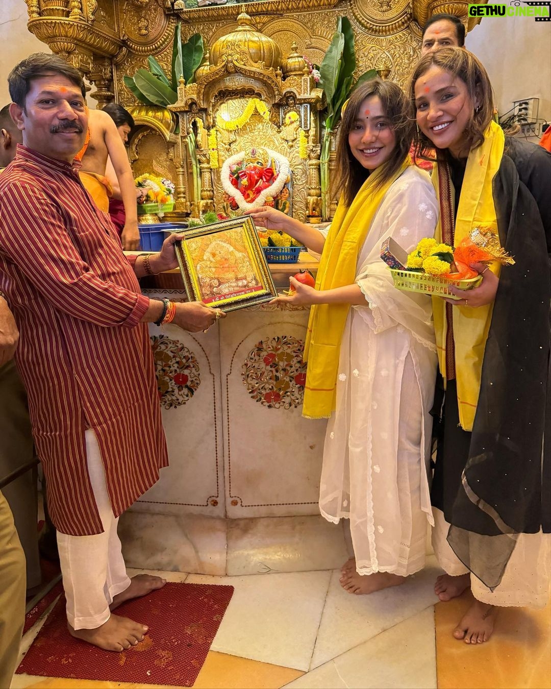 Neha Sharma Instagram - Best kind of mornings 💫🙏 #grateful #ganpati #ganpati_bappa_morya . 📷 @chiliverishiva