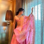 Neha Sharma Instagram - सर्व मंगल मांगल्ये शिवे सर्वार्थ साधिके शरण्ये त्र्यम्बके गौरी नारायणी नमोस्तुते। शरदीय नवरात्रि की हार्दिक शुभकामनाएं! Gujarat, India