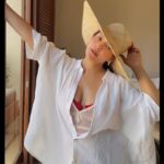 Neha Sharma Instagram - 👋 kaisa raha Sunday ?