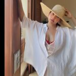 Neha Sharma Instagram - 👋 kaisa raha Sunday ?