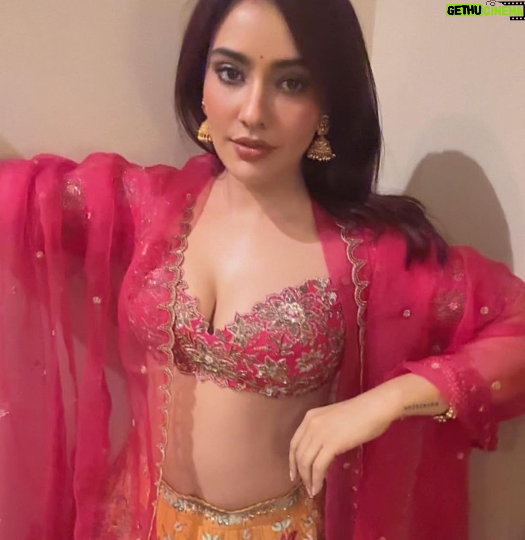Neha Sharma Instagram - ππΈππ«Itβs that time of the year..Happy Makar Sankranti! #pongal #lohri #uttarayan ..to all celebrating..love and light Gujrat, India