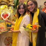 Neha Sharma Instagram - Best kind of mornings 💫🙏 #grateful #ganpati #ganpati_bappa_morya . 📷 @chiliverishiva