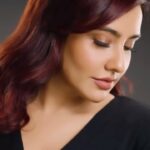 Neha Sharma Instagram - Revamped and radiant for 2024! Thanks to @dhruv.abichandani for the bold new look and the seamless color choice with #iNoaID app by @lorealpro_education_india. Embracing the reds trend with confidence! 💃 #Ad #HairColor #LorealProInReds #LorealProfIndia #LorealProlndia #LproReds #iNOAreds #GoRed #ShadesOfRed