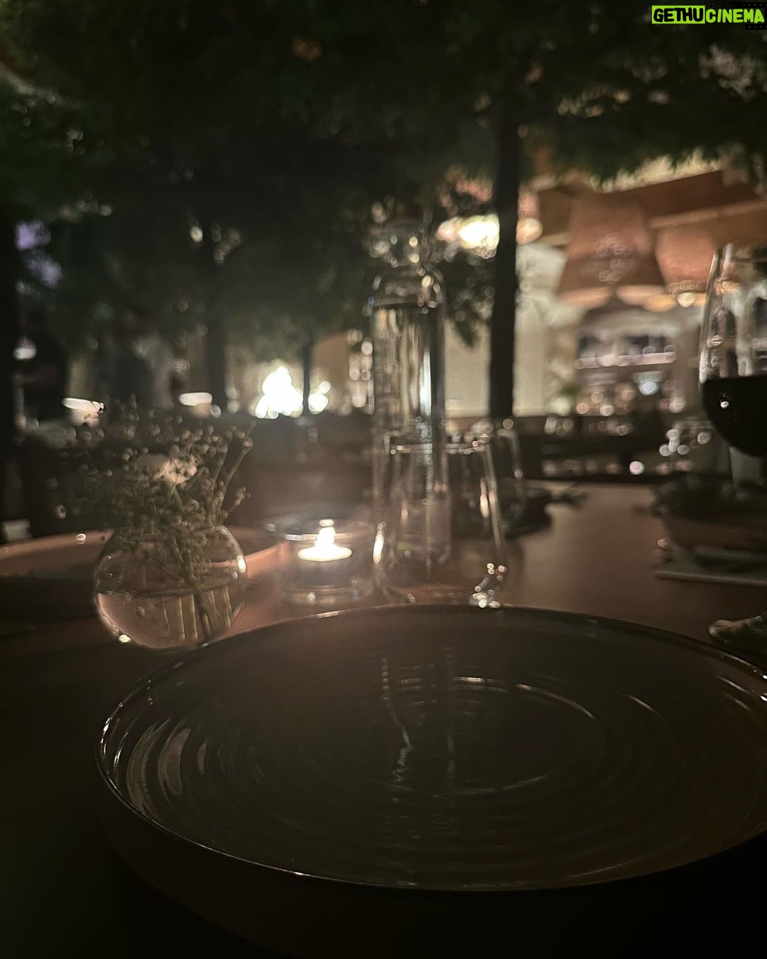 Neha Sharma Instagram - My hot date and I … @aishasharma25