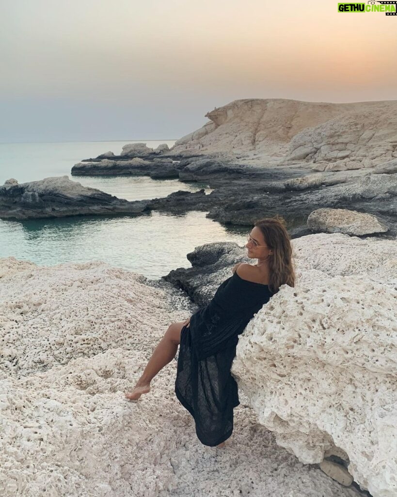 Nelly Karim Instagram - Heaven on earth 🌏❤️ #egypt #myegypt #sea #heaven # @nellykarimfans_officialgroup