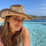 Nelly Karim Instagram - For the love of blue 💙🩵