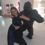 Nelly Karim Instagram - Tried to copy , but ......the original gorilla win 😂😂😂😂 #jungle #savegorillas #fun #positivevibes #me #shooting #comingsoon #