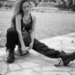 Nelly Karim Instagram - Selfie and more 🤪#nellykarim #selfie #blackandwhite #