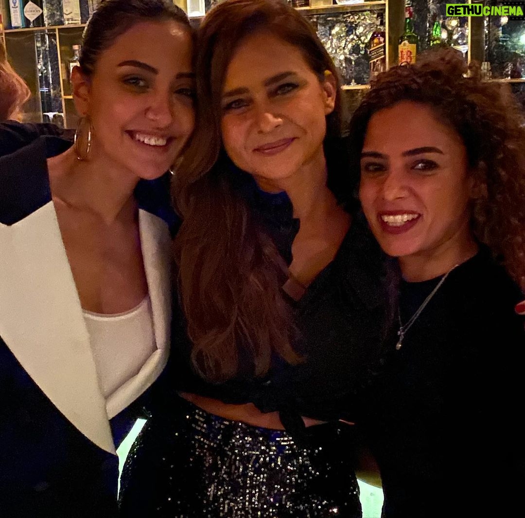 Nelly Karim Instagram - Thank you @amrmansi for this lovely gathering ..........can’t find any picture with you 🙈......#friends #night #egypt #pier88 @pier88egypt