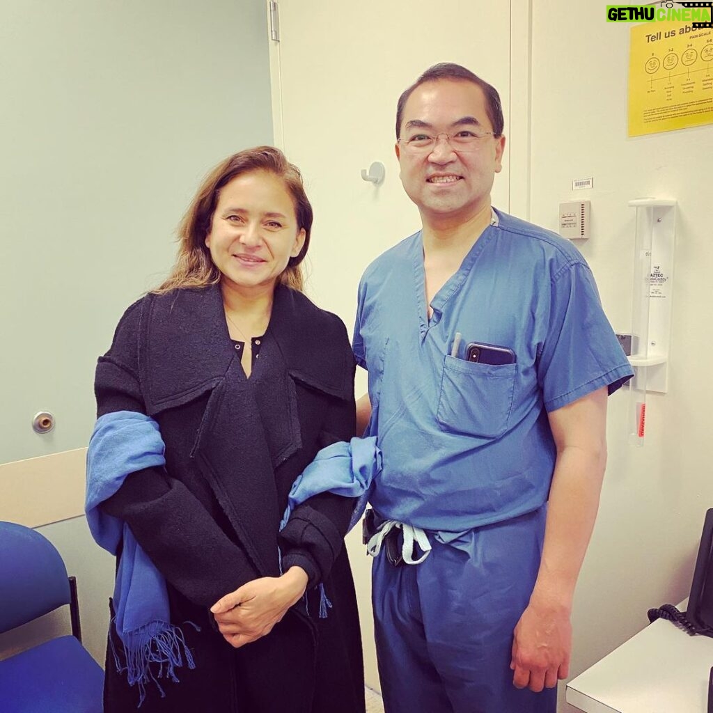 Nelly Karim Instagram - Thank you Dr Lin & amazing team ( Greys anatomy 😉) for saving my life and making an amazing job 🙏🏻@masseyeandear & @massgeneral