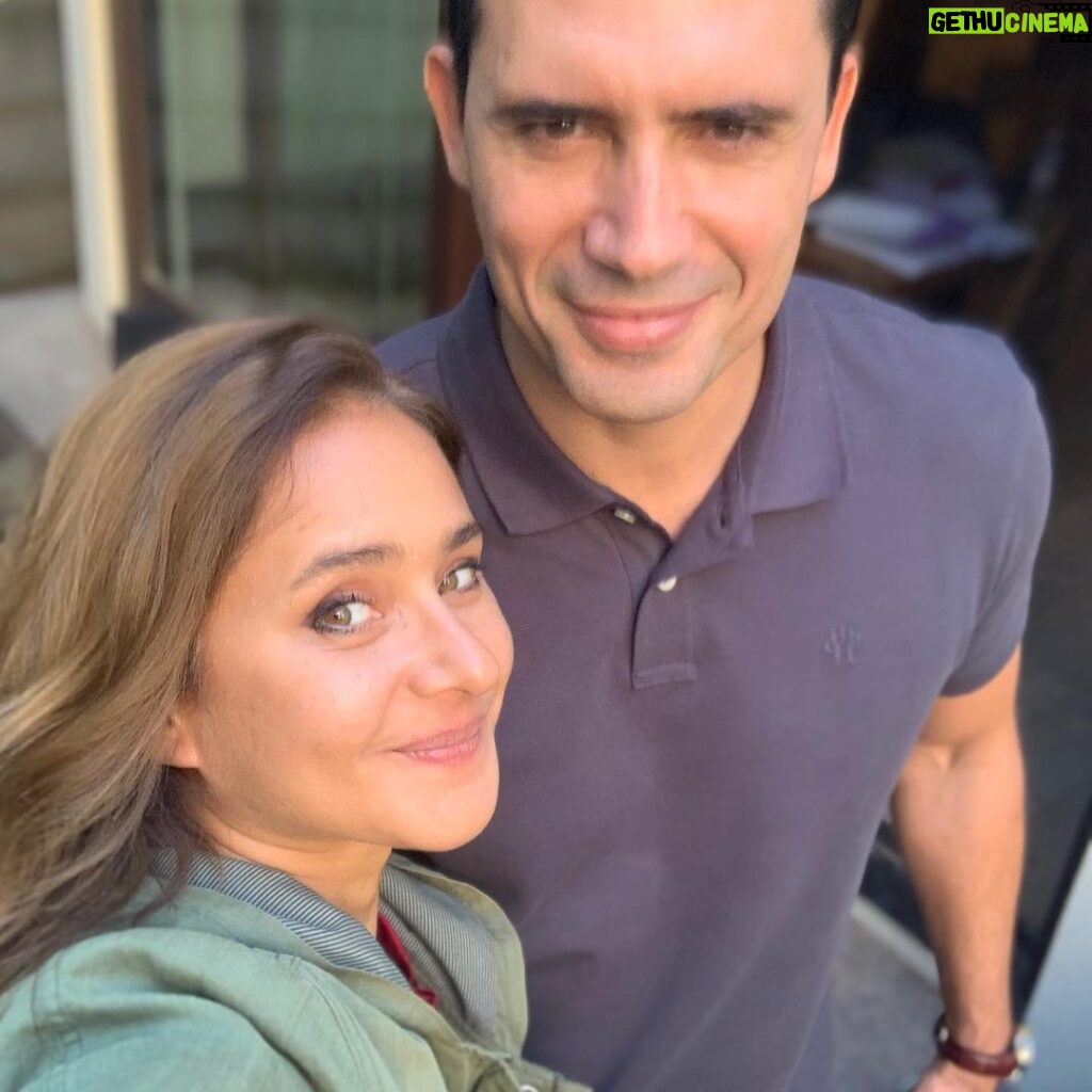 Nelly Karim Instagram - it wasn’t easy to take a selfie 🤣Watch the making off @dhaferlabidine #nellykarim_official #movies #comingsoon #actors #egypt #cairo #tunisia #actor #fun