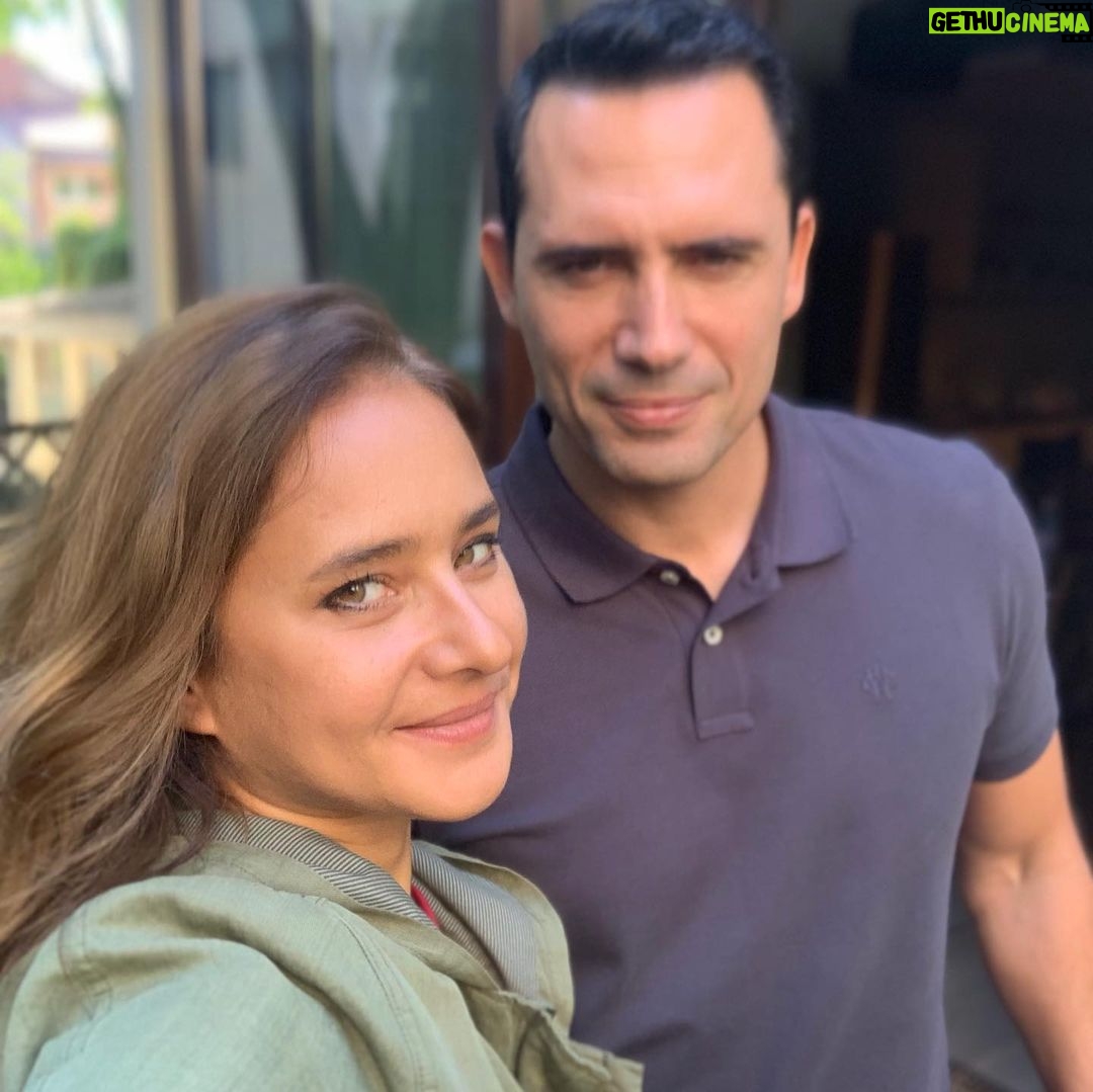 Nelly Karim Instagram - it wasn’t easy to take a selfie 🤣Watch the making off @dhaferlabidine #nellykarim_official #movies #comingsoon #actors #egypt #cairo #tunisia #actor #fun
