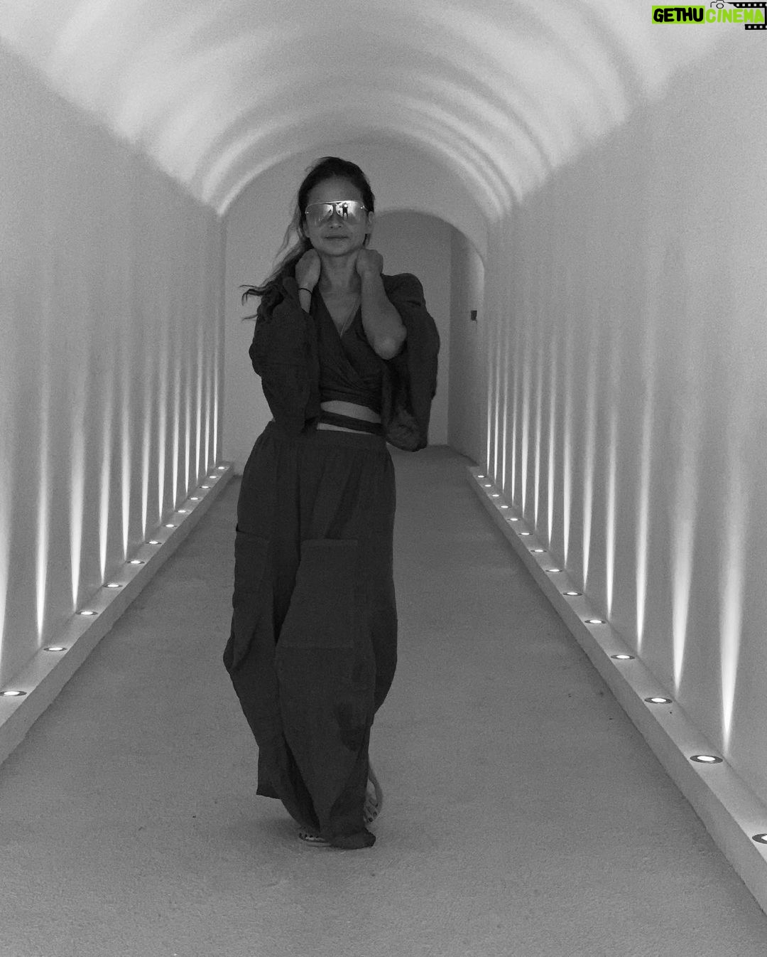 Nelly Karim Instagram - Black and white 📸#nellykarim_official #blackandwhite #photography #actress #egypt