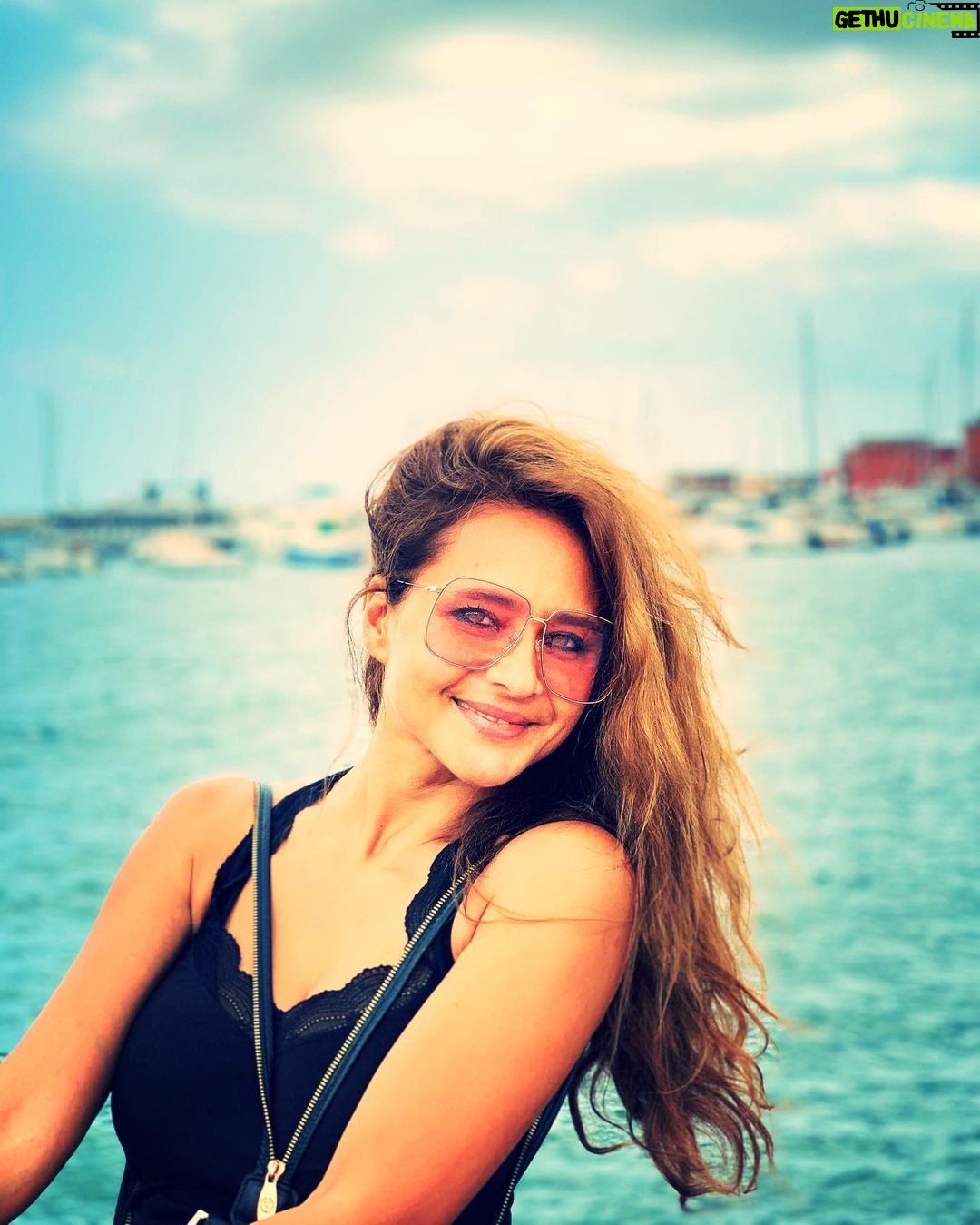 Nelly Karim Instagram - Thank you for making me Happy 😃❤️#happy #trip #love #positivevibes #smile
