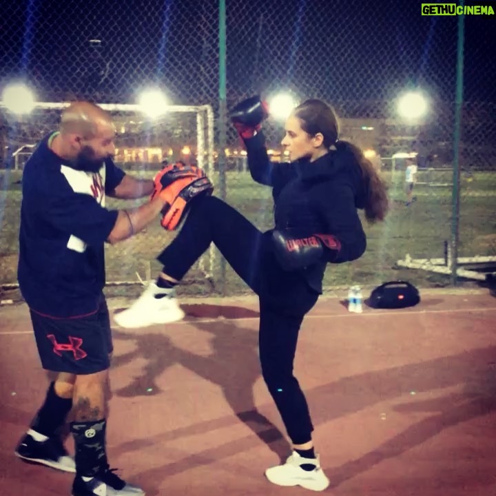 Nelly Karim Instagram - Let’s do this 💪 @coach_yassin #training #nellykarim_official #nellykarim